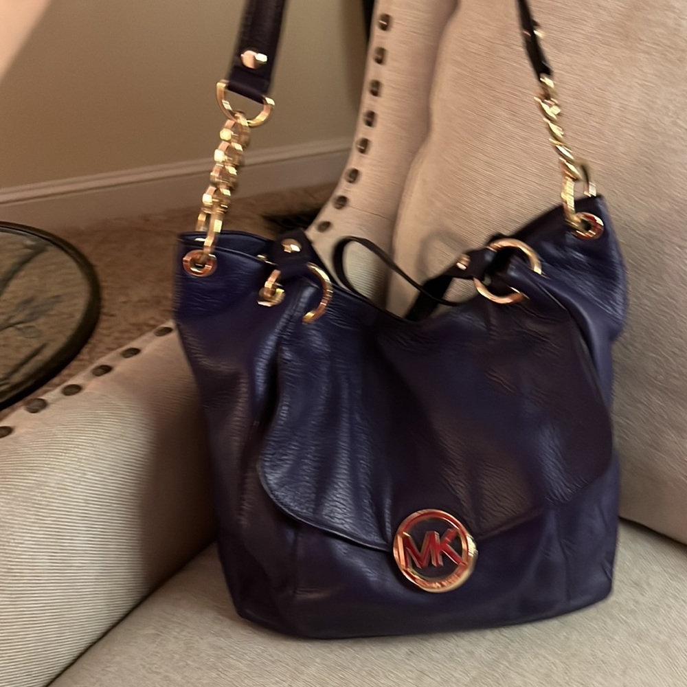FABULOUS MICHAEL KORS HANDBAG.  Off the charts!  EUC